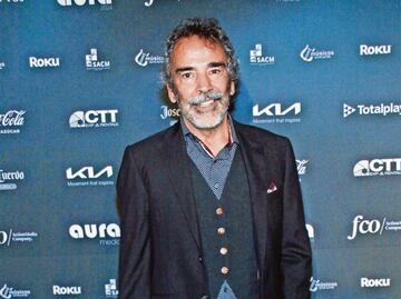 A Damián Alcázar le toca fichar para sobrevivir