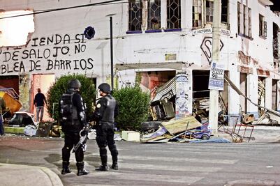 Ex funcionarios ligados con Asamblea de Barrios