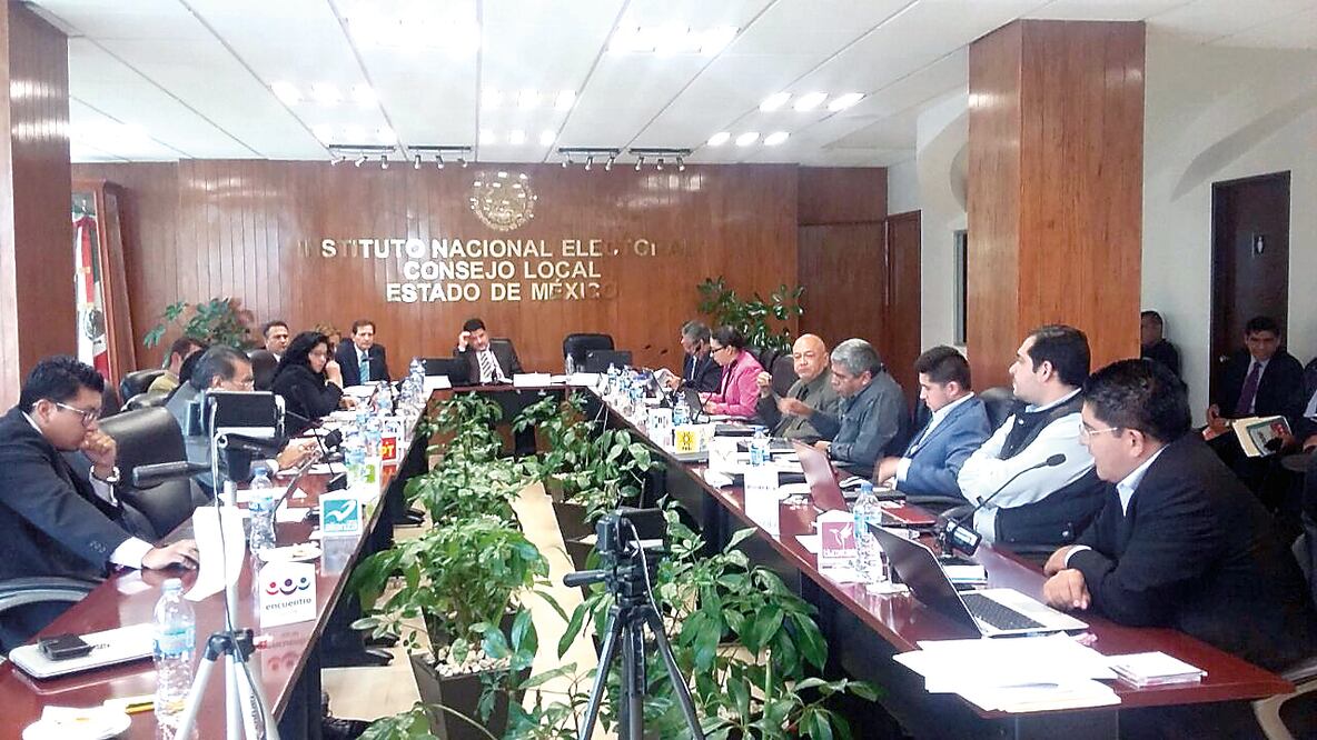 Los especialistas demandan revisar el financiamiento que reciben los partidos políticos en los estados, pues gracias a la pasada reforma electoral estos recursos crecieron en mil 500 millones de pesos (ARCHIVO EL UNIVERSAL)