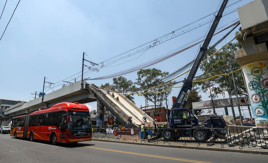 Pruebas del Metrobús en avenida Tláhuac. Foto: Diego Simón Sánchez