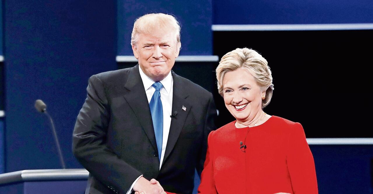 Donald Trump y Hillary Clinton, durante el primer debate que sostuvieron en la campaña electoral (MIKE SEGAR. REUTERS)