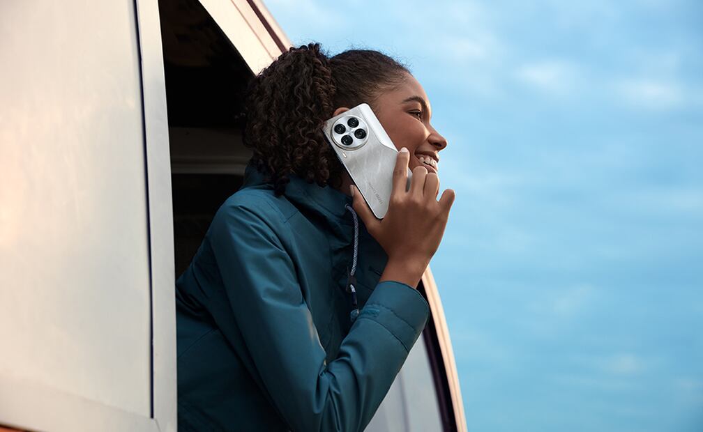 Inspirado en cámaras clásicas, el TECNO CAMON 30 Premier 5G fusiona estilo y funcionalidad. Foto: Cortesía.