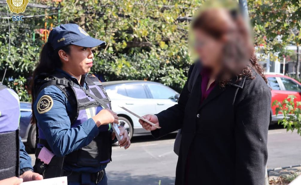 Policías capitalinos realizan operativo preventivo en la alcaldía Miguel Hidalgo; alertan sobre dos modalidades de fraude.
Foto: Especial.