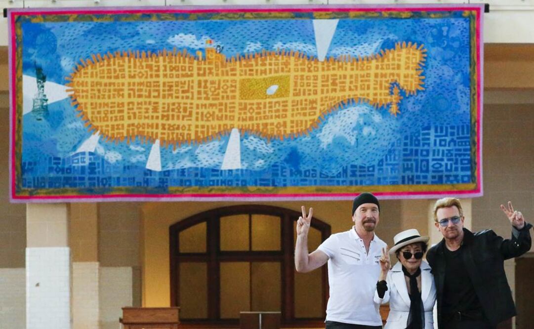 The Edge, Yoko y Bono presentaron el tapiz  Foto:Reuters