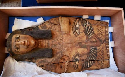 Egipto recupera dos cubiertas robadas de sarcófagos