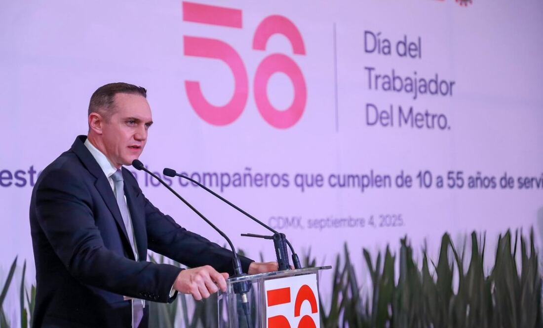 En el marco de los 56 años de operación del Metro celebran acuerdo con SNTSTC.
Foto: Especial.