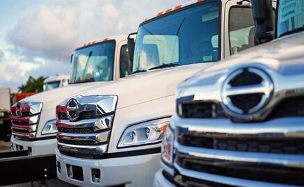 Producción y exportación de camiones caen más de 50% en octubre