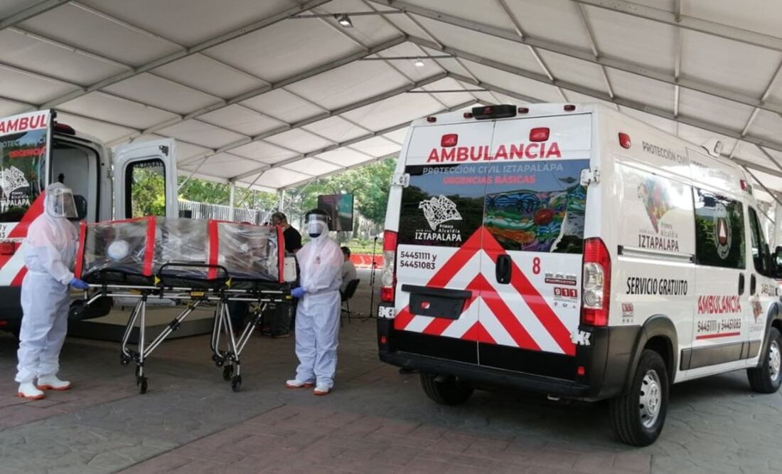 La alcaldesa destacó la compra de tres ambulancias, equipadas con cápsulas aislantes para enfermos de Covid-19. Foto: Especial