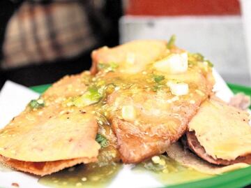 Taqueros de Tlaxcala buscan Récord Guinness; regalarán miles de tacos en CDMX