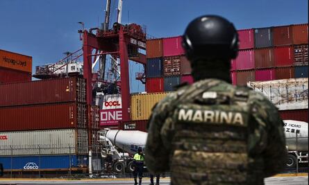 Suspenden, por ahora, captura contra vicealmirante Fernando Farías, ligado a red de huachicol