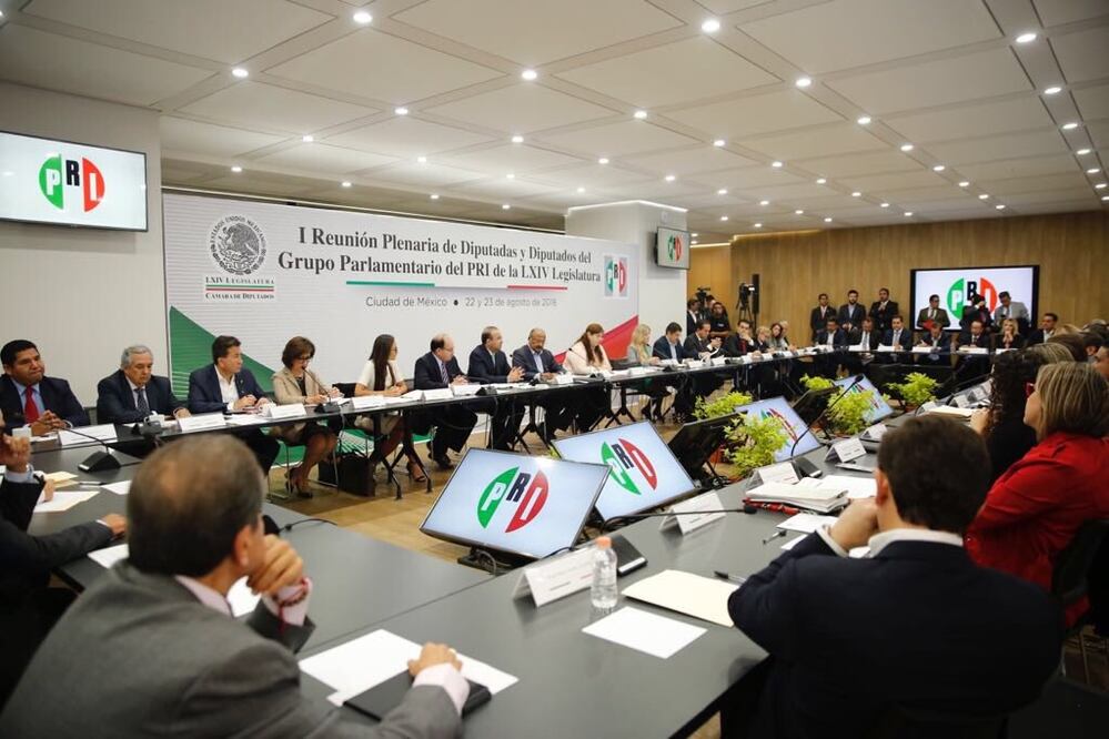 reunión plenaria del PRI