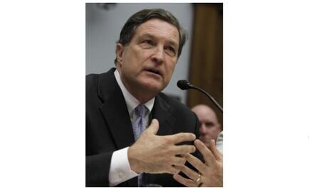 Lacker renuncia a la Fed tras reconocer que filtró información 