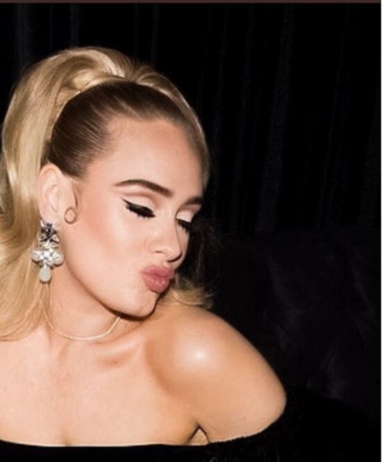 Adele deslumbra con su figura en look de lujo y se vuelve viral