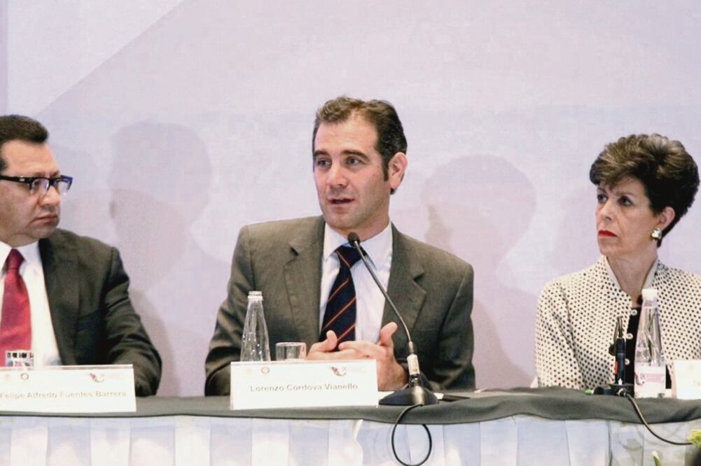 El consejero presidente del INE, Lorenzo Córdova, expresó que detrás de las impugnaciones a las decisiones del instituto existe una suerte de “revancha” del ámbito local (IMAGEN TOMADA DE TWITTER)