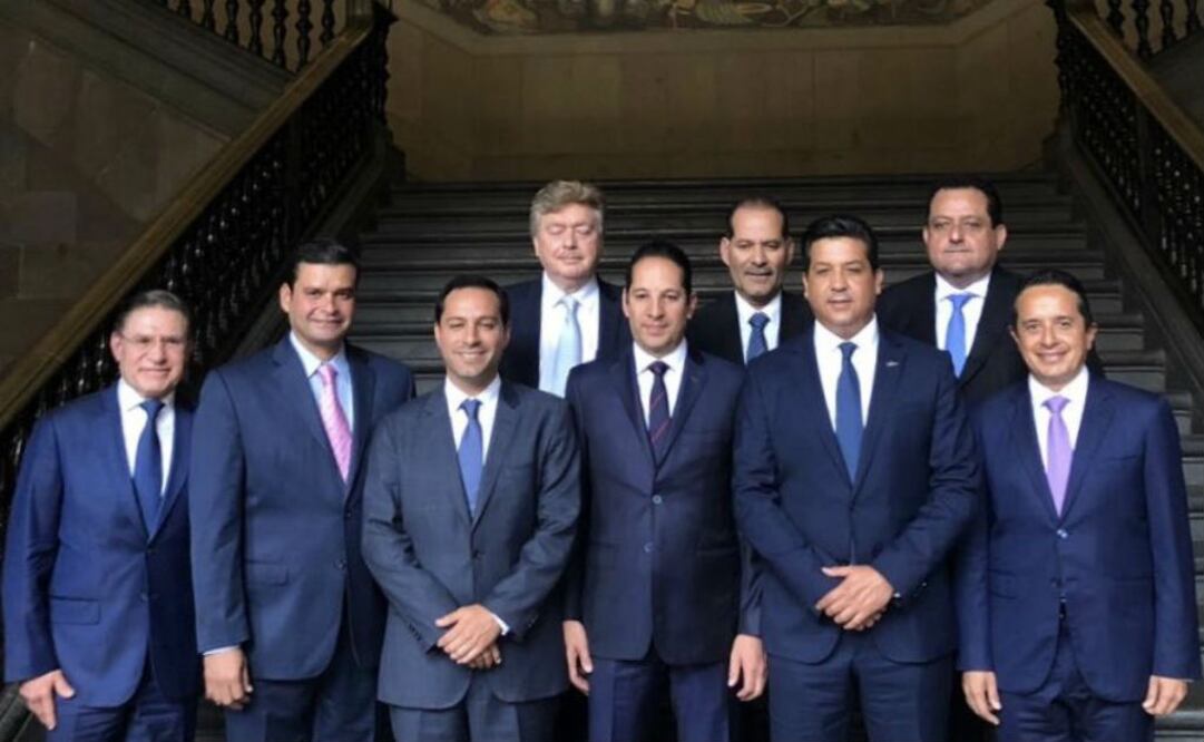 Gobernadores del PAN previo a la reunión con el presidente. Foto: Tomada de la cuenta de Twitter de @fgcabezadevaca
