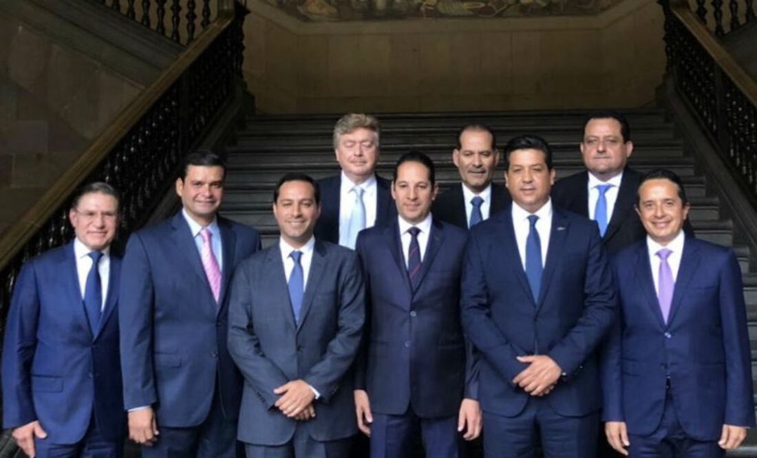 Gobernadores del PAN previo a la reunión con el presidente. Foto: Tomada de la cuenta de Twitter de @fgcabezadevaca