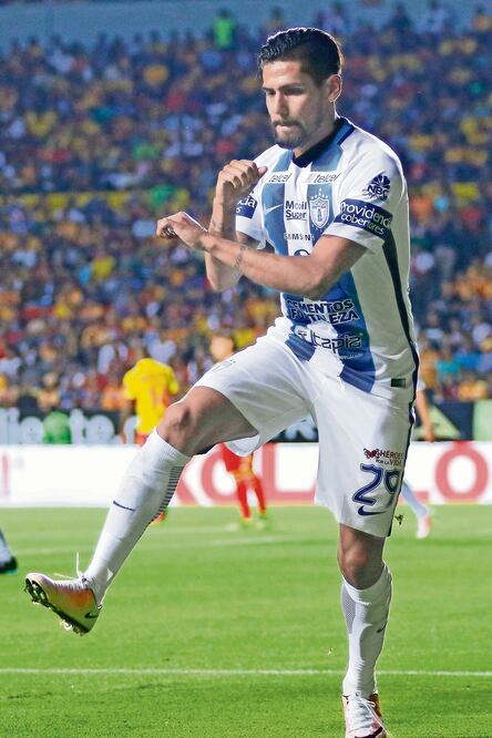 Franco Jara hizo válidos dos penaltis para Tuzos (ISMAEL ARROYO. IMAGO7)