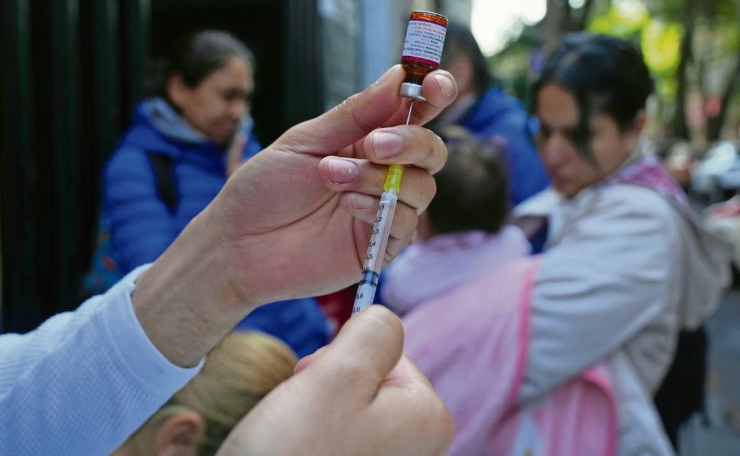 La Ssa registra 5 mil 606 casos probables
acumulados y tiene en estudio 3 mil 360 más. Foto: Marco Ugarte / AP