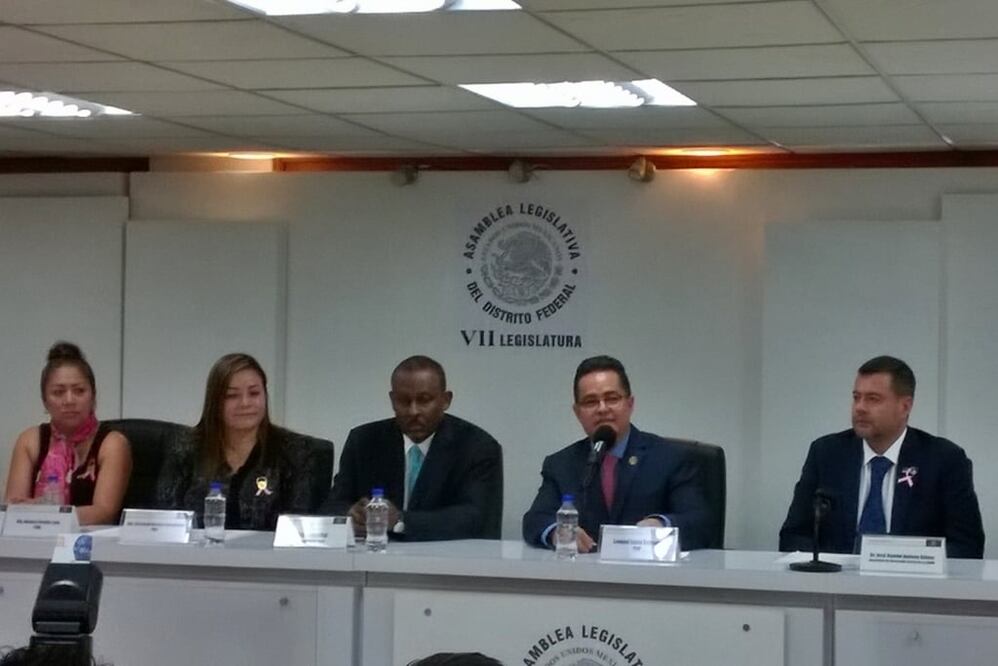 La Asamblea Legislativa de la Ciudad de México firmó una carta compromiso con el embajador de Haití en México, Guy Lamothe, para trasladar a esa nación programas como “Médico en Tu Casa". Foto Especial