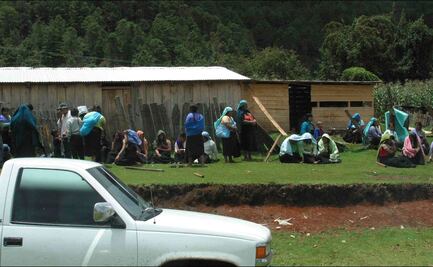 Tzotziles retienen a 10 empleados de la SCT en Chiapas