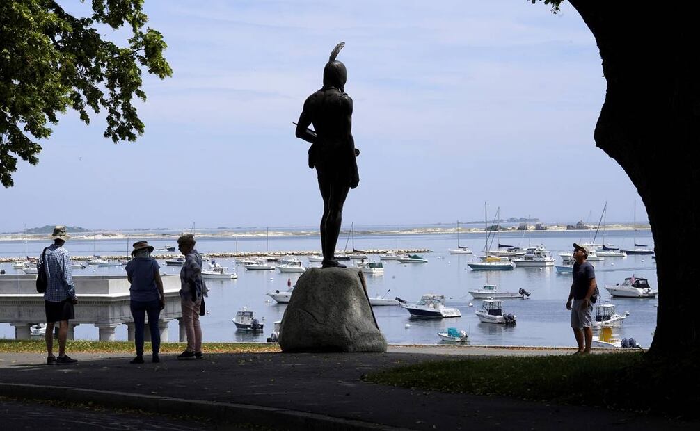 Cole's Hill, en Plymouth, Massachusetts. Autoridades sanitarias estatales y locales han instado a los habitantes de estas localidades a resguardarse durante las horas en las que corren un mayor riesgo de ser picados por mosquitos Foto: AP