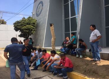 Pobladores arriban a la PGJE para presentar denuncias contra "El Lico"