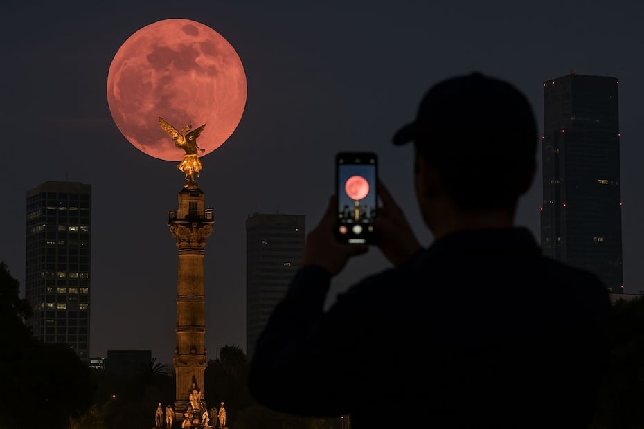 Conoce algunos consejos prácticos para observar la Luna Rosa de abril 2026. Foto: Imagen creada con IA