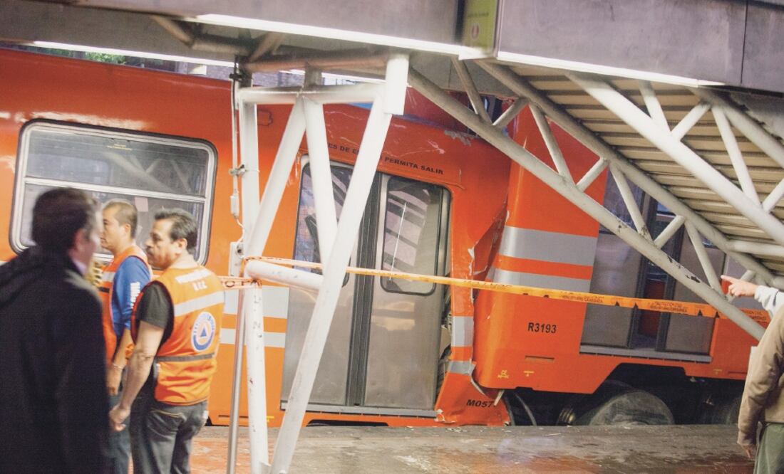 En mayo de 2015 dos trenes colisionaron en la estación Oceanía. Entre los factores que provocaron el percance está una pendiente con siete grados de inclinación, según autoridades (ARCHIVO EL UNIVERSAL)