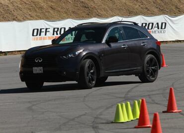 Lujo con un toque deportivo; Infiniti QX70 Sport 2015