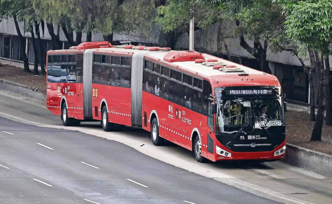 La Línea 1 del Metrobús presenta hundimientos diferenciales en el tramo de Deportivo 18 de Marzo a Potrero, en Insurgentes, cuya condición también afecta al Metro. Foto: Diego Simón Sánchez / EL UNIVERSAL