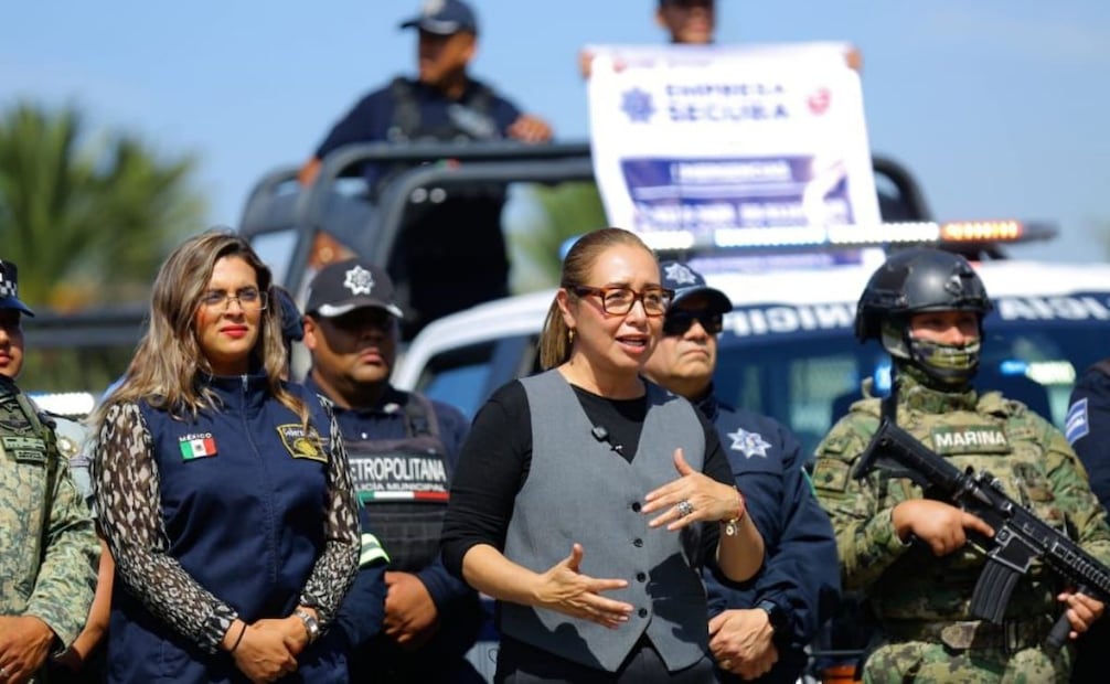 Azucena Cisneros explicó que la vigilancia se implementa en los principales centros comerciales.
Foto: Especial.