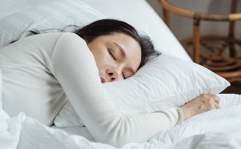 Mantener la higiene de la ropa de cama es esencial para la salud de la piel / Foto: Pexels