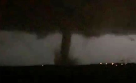 Tornado causa graves daño en Dallas y deja a miles sin electricidad