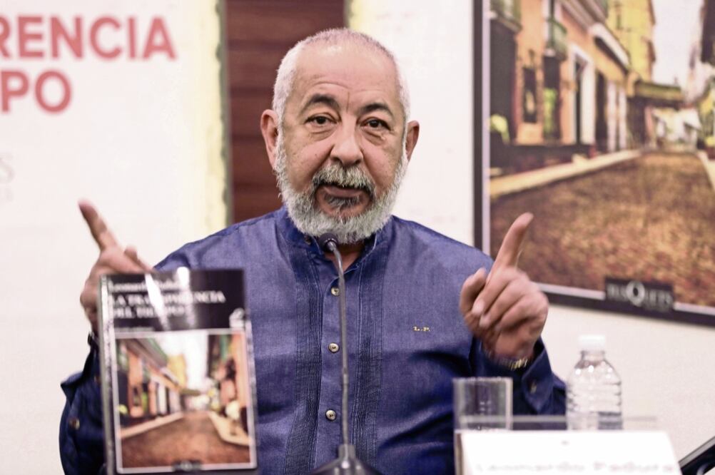 Leonardo Padura presenta la octava novela protagonizada por su investigador. (LUIS CORTÉS. EL UNIVERSAL)