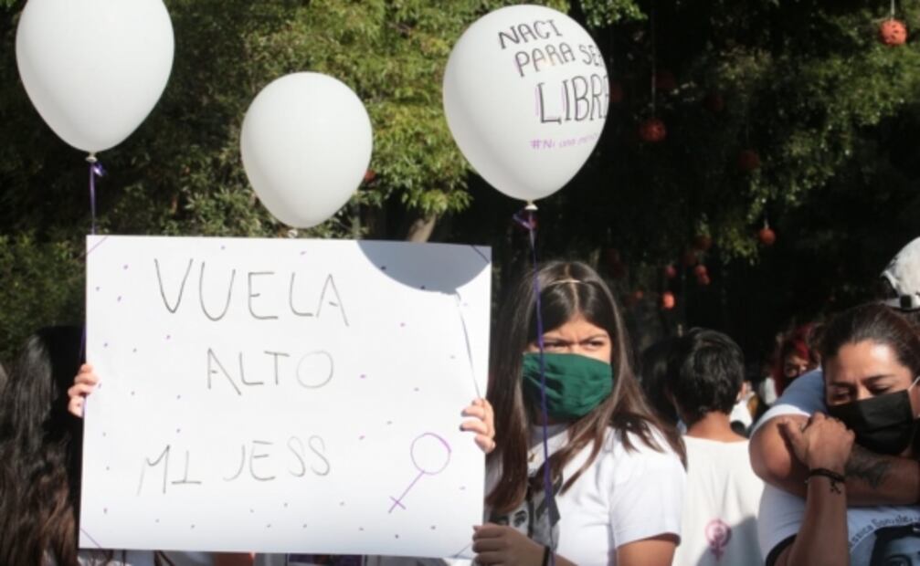 Marchan en silencio en memoria de mujeres asesinadas y desaparecidas en Morelia