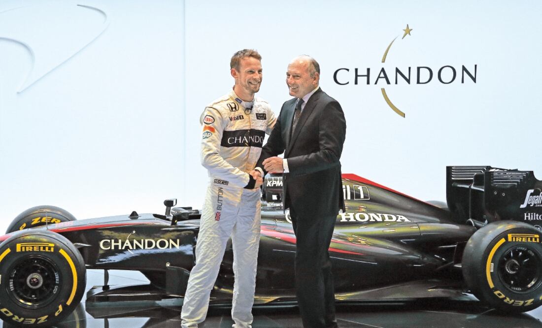 El año entrante Button espera superar las dificultades que ha vivido esta temporada la escudería McLaren (FRANK AUGSTEIN. AP)