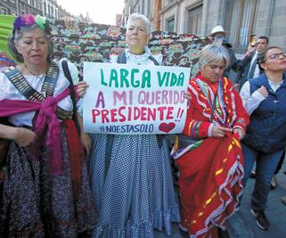 La 4T, al borde del desmayo ante su ídolo Evo