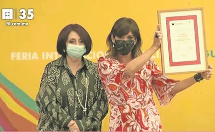 “La escritura es una identidad, es lo más poderoso que existe”