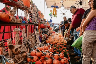 Se encarece la ofrenda: al alza, las piezas para este Día de Muertos