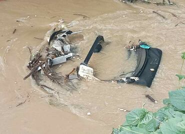 Localizan vehículo arrastrado por tormenta en el Río de Los Remedios, Tlalnepantla