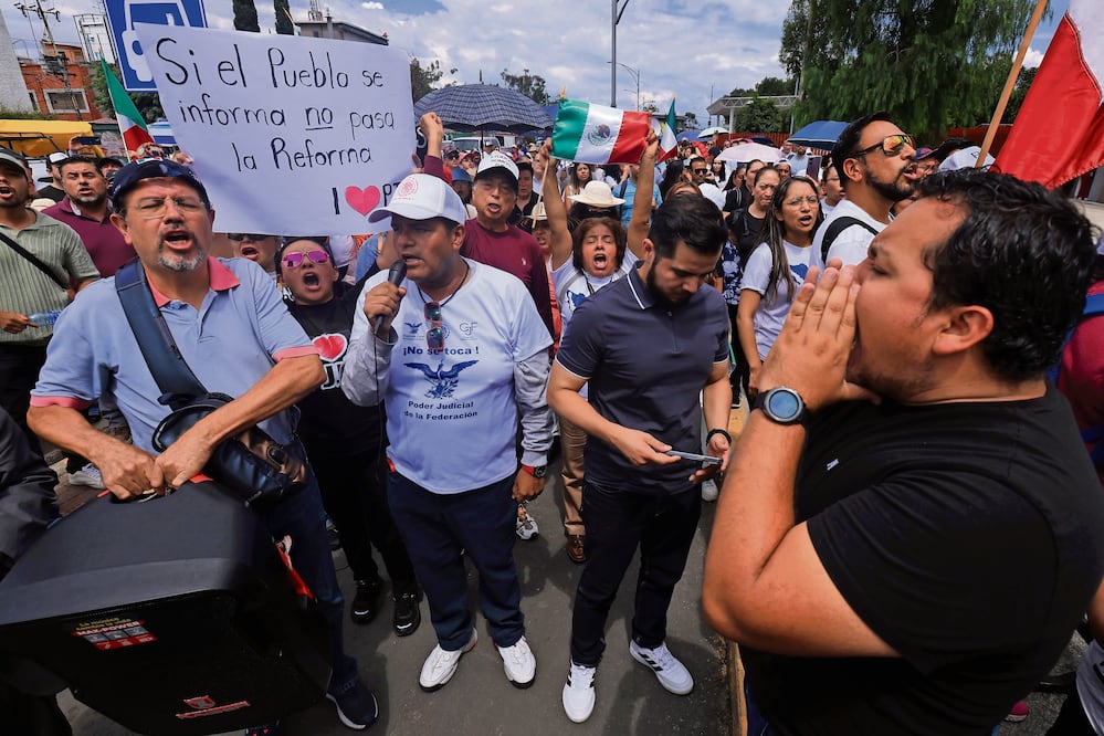Empleados del PJF solicitan al Congreso disposición al diálogo. Foto: de Fernanda Rojas. El Universal