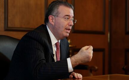 ¿Qué opina Banxico sobre la reforma eléctrica y el outsourcing?