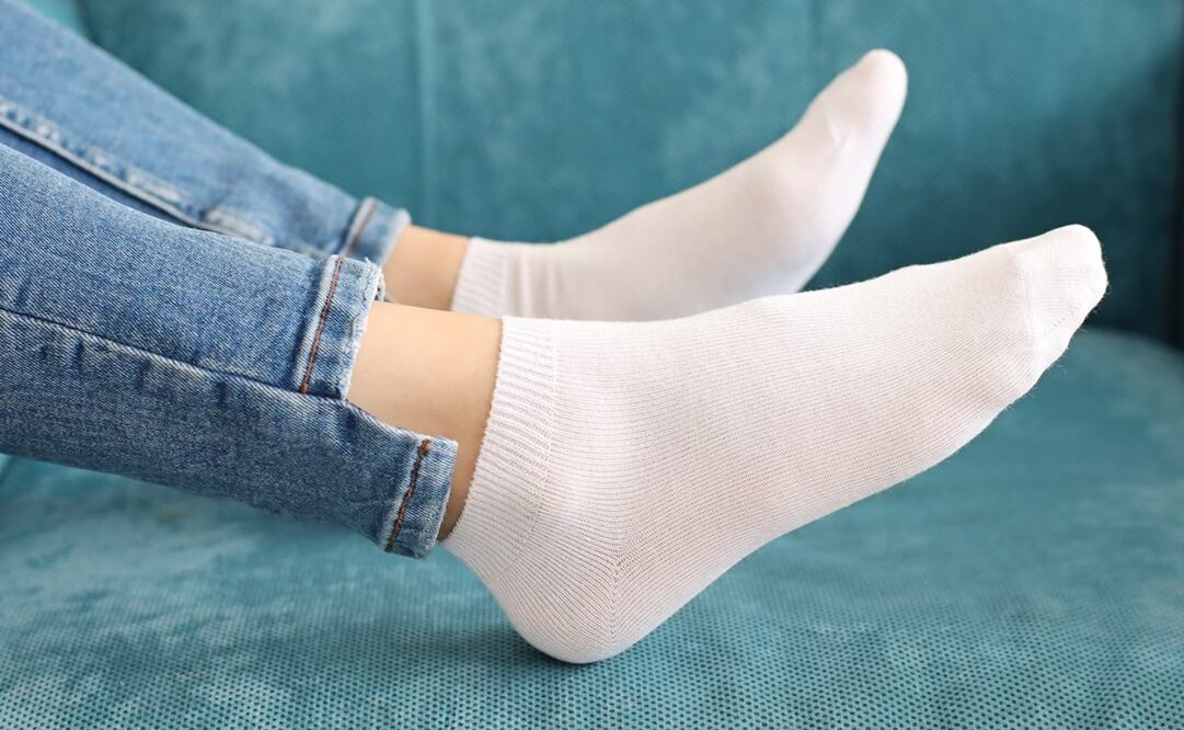 Durante el invierno, bufandas, guantes y calcetines se apoderan del armario. Foto: Unsplash