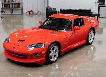 Subastarán Dodge Viper GTS 1997 con sólo 27 kilómetros recorridos