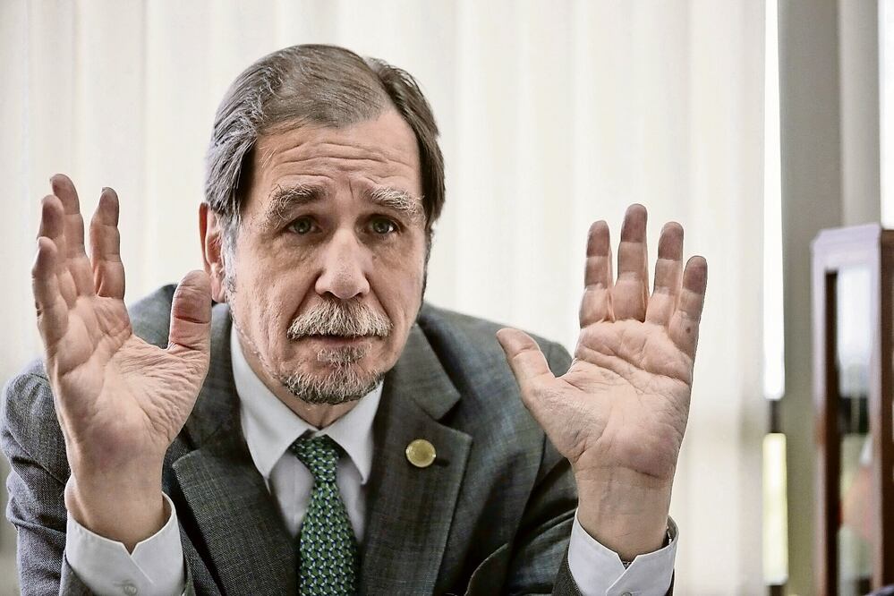 Agustín Basave dejará a la nueva dirigencia una deuda de 40 millones de pesos (ARCHIVO. EL UNIVERSAL)