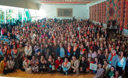 Presidentas municipales se reúnen en Los Pinos; buscan fortalecer liderazgo femenino