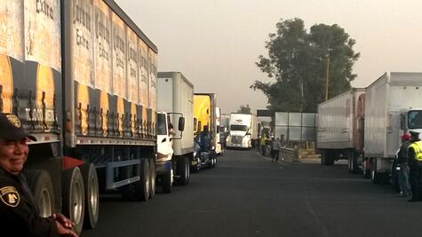 Tras seis horas de bloqueo liberan autopista México-Querétaro