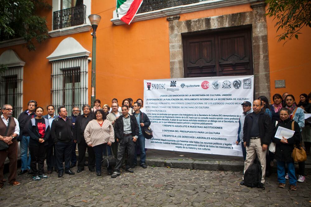 En la foto: Sindicato de Trabajadores de Cultura afuera de la Secretaría de Cultura (ARCHIVO. EL UNIVERSAL)