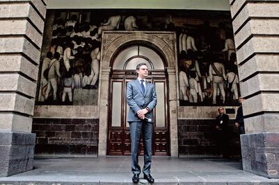 Cesa SEP a maestros que no se evaluaron