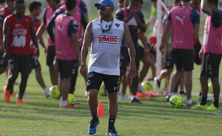 "Turco", feliz con sus treintañeros